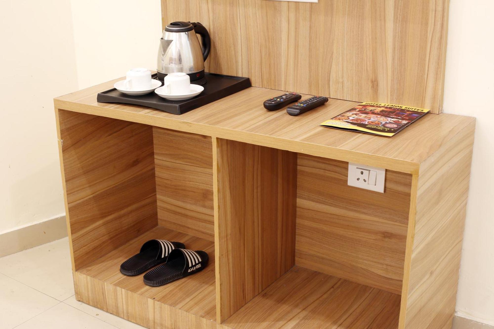 Hotel Lemon Suites & Banquet Noida Sector 62 المظهر الخارجي الصورة