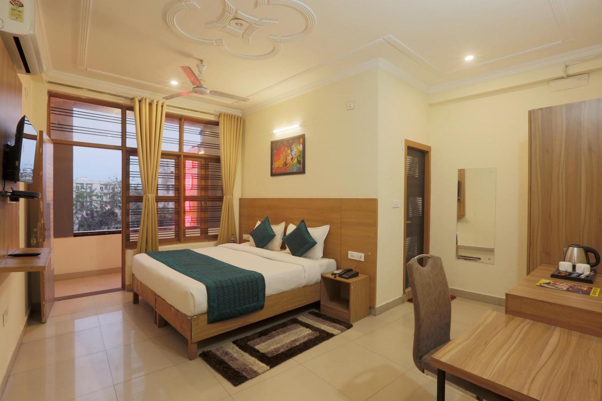 Hotel Lemon Suites & Banquet Noida Sector 62 المظهر الخارجي الصورة