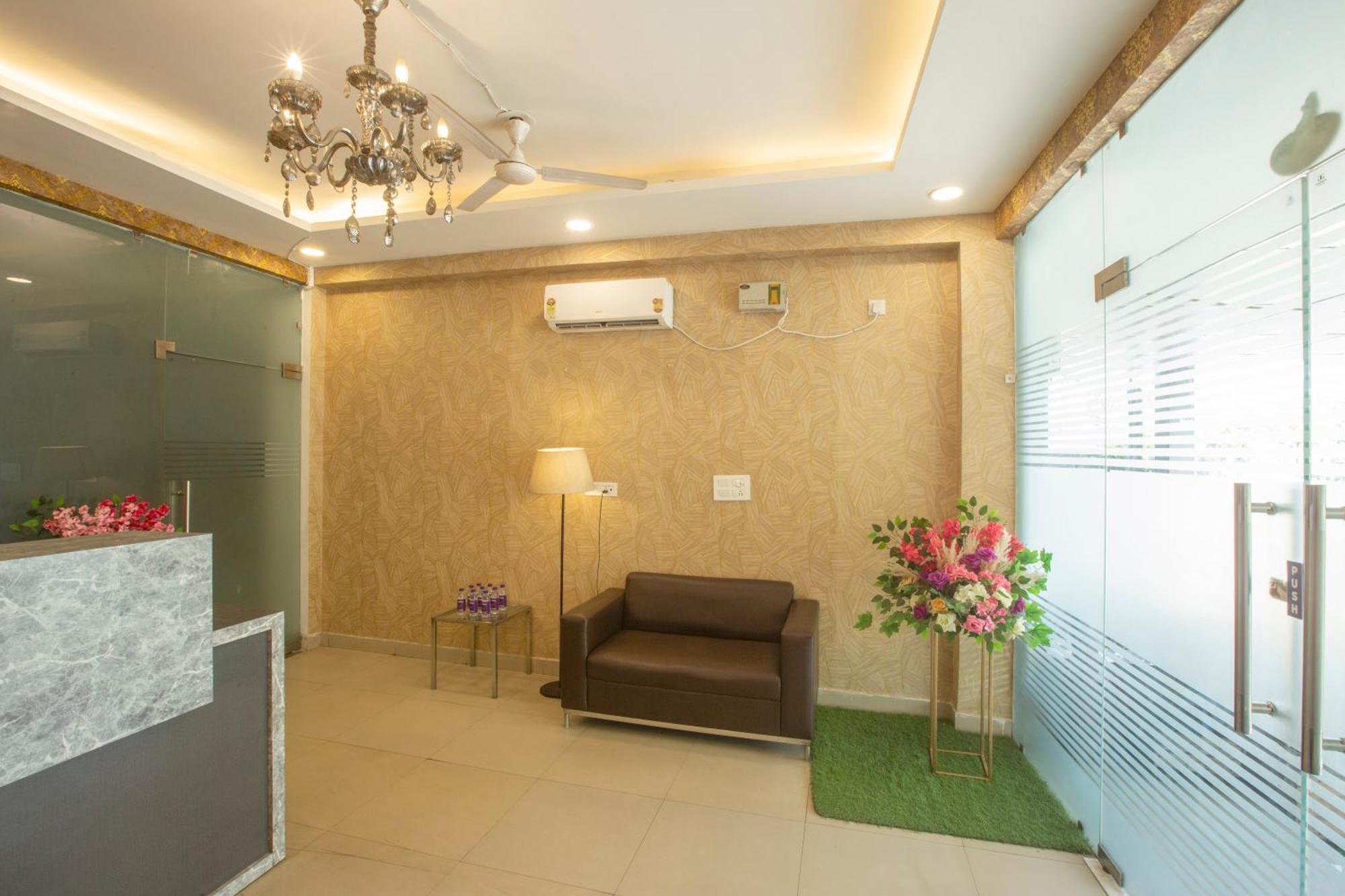 Hotel Lemon Suites & Banquet Noida Sector 62 المظهر الخارجي الصورة