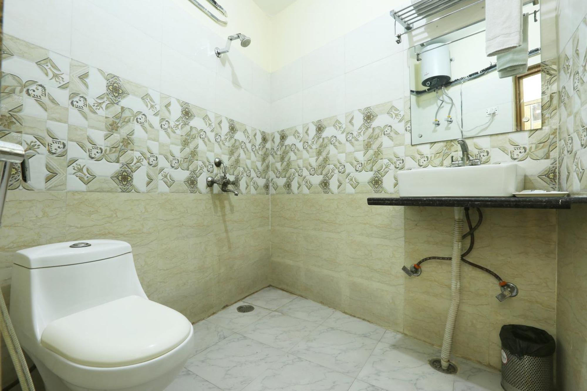 Hotel Lemon Suites & Banquet Noida Sector 62 المظهر الخارجي الصورة